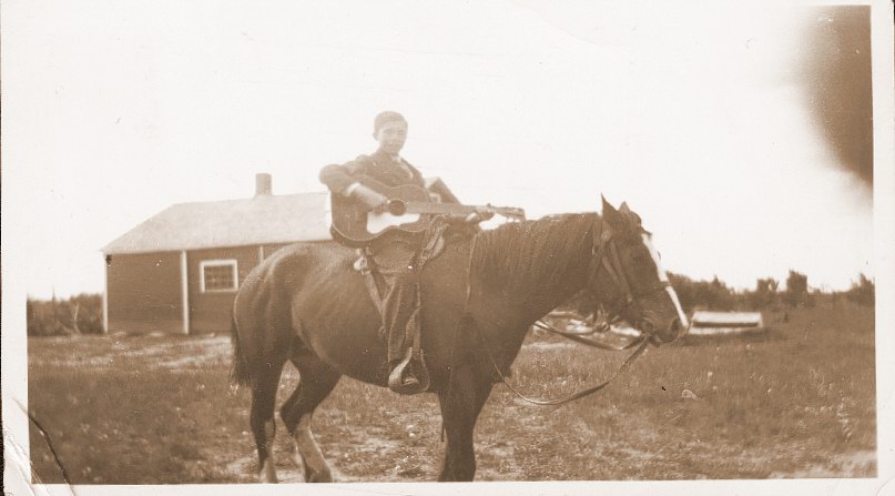 herbonhishorsesallylate1940s.jpg